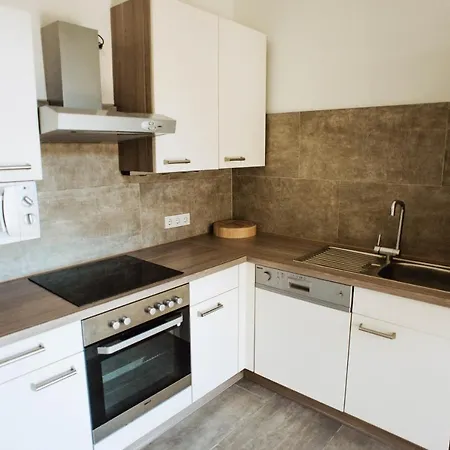 דירה Huge Central Designer Loft With Tyrolean Touch , 160m2