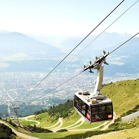 Huge Central Designer Loft With Tyrolean Touch , 160m2 Lägenhet *