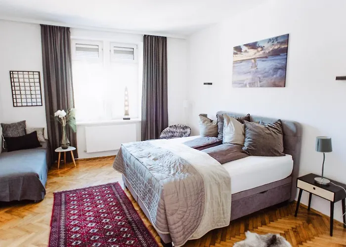 Huge Central Designer Loft With Tyrolean Touch , 160m2