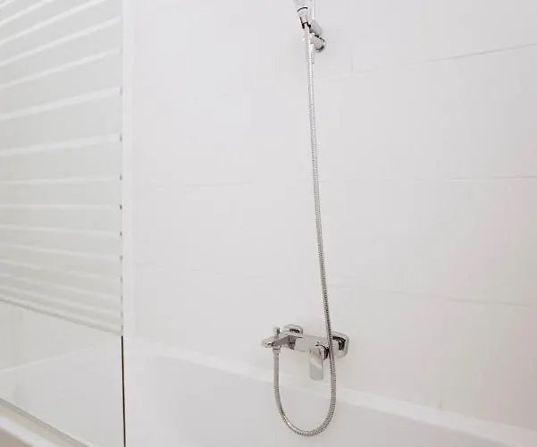 Huge Central Designer Loft With Tyrolean Touch , 160m2 * אינסברוק