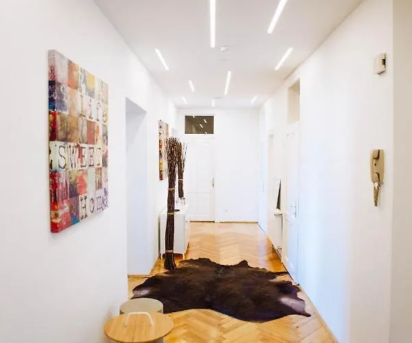 Huge Central Designer Loft With Tyrolean Touch , 160m2